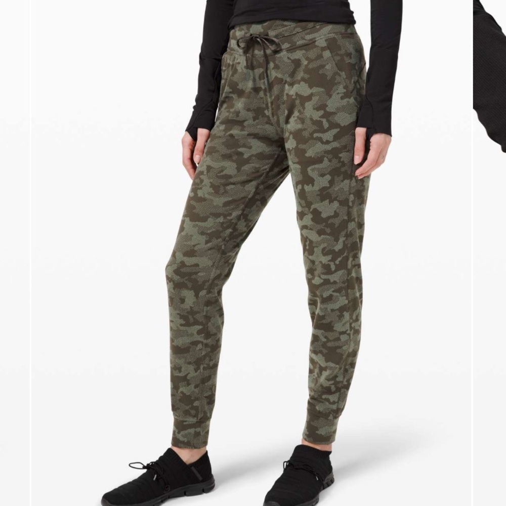 Lululemon Ready to Rulu Jogger 29"
Heritage Camo Dark Olive Green Twill Size 4 - Picture 1 of 10